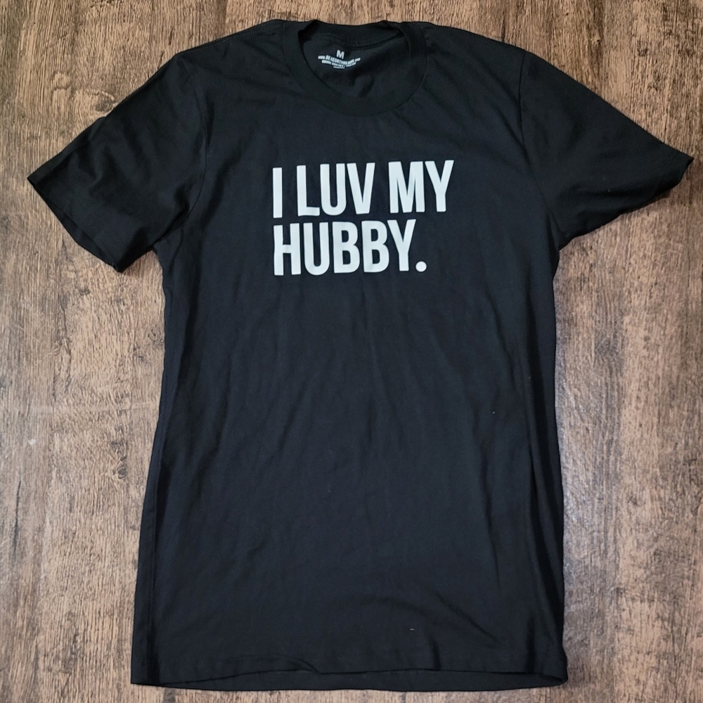 NWOT Womens Fitted Medium Black 'I LUV MY HUBBY' T-Shirt